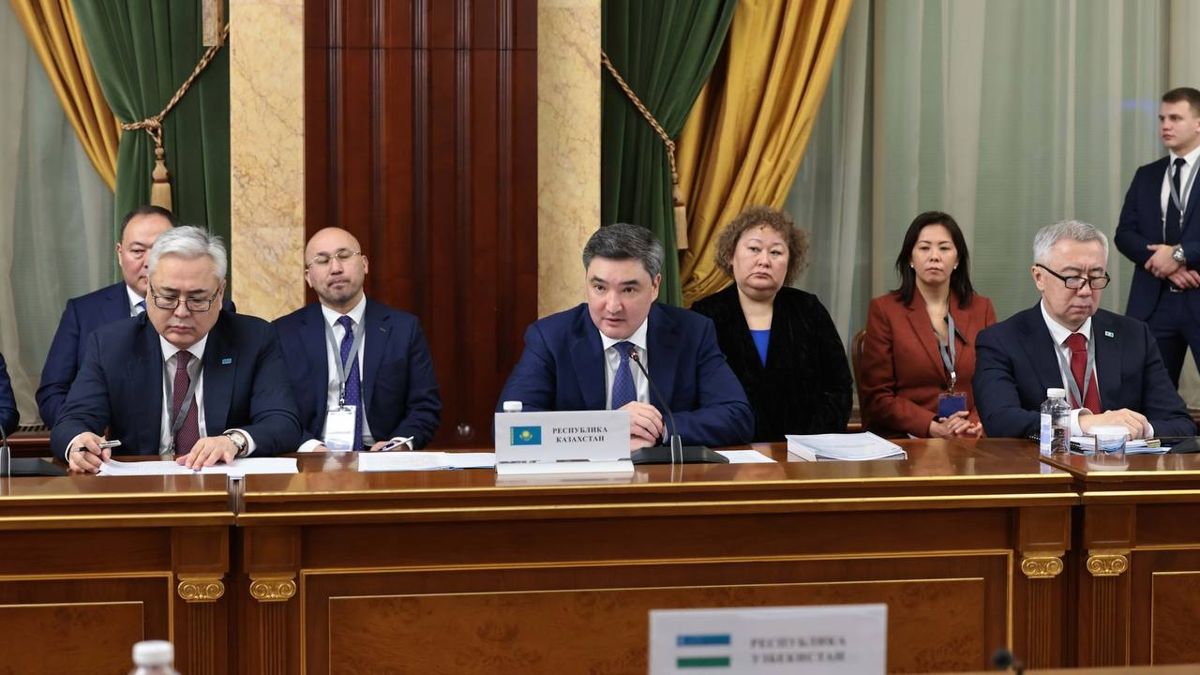 Олжас Бектенов озвучивает свои предложения коллегам из стран ЕАЭС Олжас бектенов на заседании межправсовета ЕАЭС, декабрь 2024