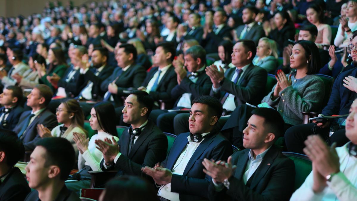 Зрители в зале