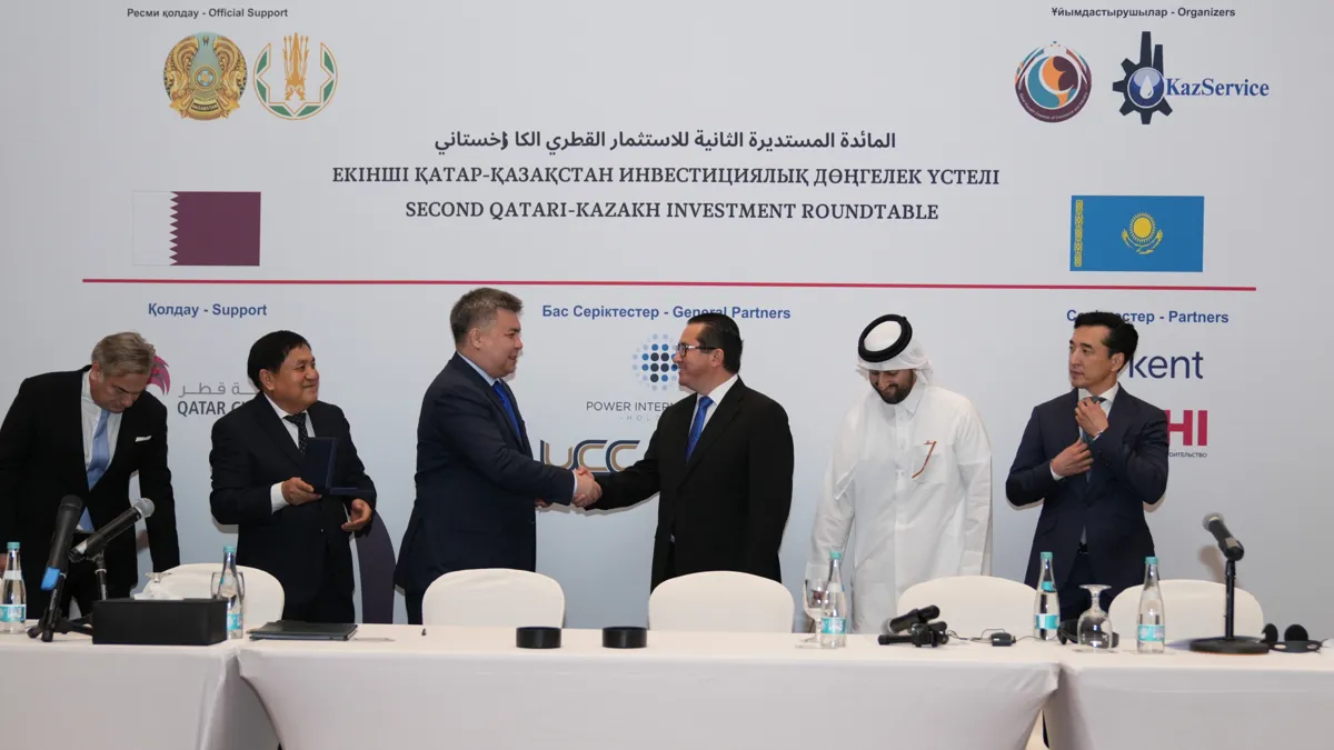 Генеральный директор UCC Concession, Infrastructure, Oil & Gas Мехмет Озозан, председатель президиума KazService Рашид Жаксылыков, вице-министр энергетики РК Алибек Жамауов, посол РК в Государстве Катар Арман Исагалиев, директор по международному сотрудничеству Министерства торговли и промышленности Катара Салех Абдулла Аль-Мана, председатель СД Qazaqstan Investment Corporation Тимур Онжанов Генеральный директор UCC Concession, Infrastructure, Oil & Gas Мехмет Озозан, председатель президиума KazService Рашид Жаксылыков, вице-министр энергетики РК Алибек Жамауов, посол РК в Государстве Катар Арман Исагалиев, директор по международному сотрудничеству Министерства торговли и промышленности Катара Салех Абдулла Аль-Мана, председатель СД Qazaqstan Investment Corporation Тимур Онжанов