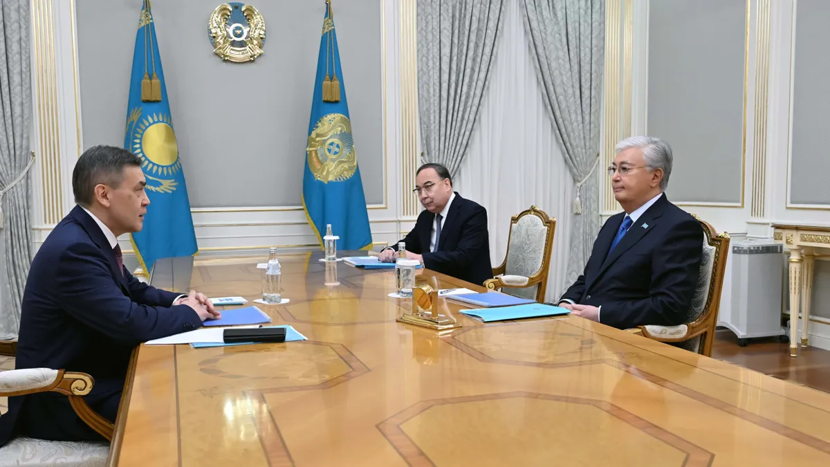 Нурлан Ермекбаев и Касым-Жомарт Токаев Нурлан Ермекбаев, глава ШОС, и Касым-Жомарт Токаев в Акорде