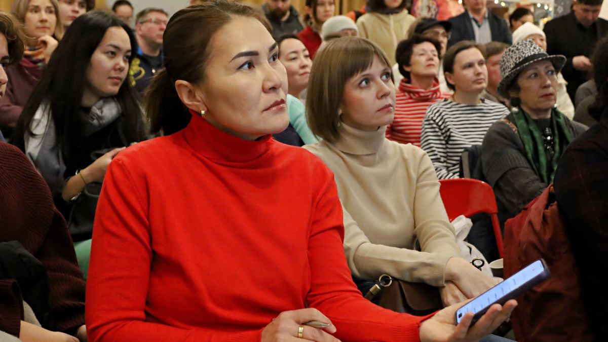 На лекции о петроглифах Архарлы На лекции о петроглифах Архарлы