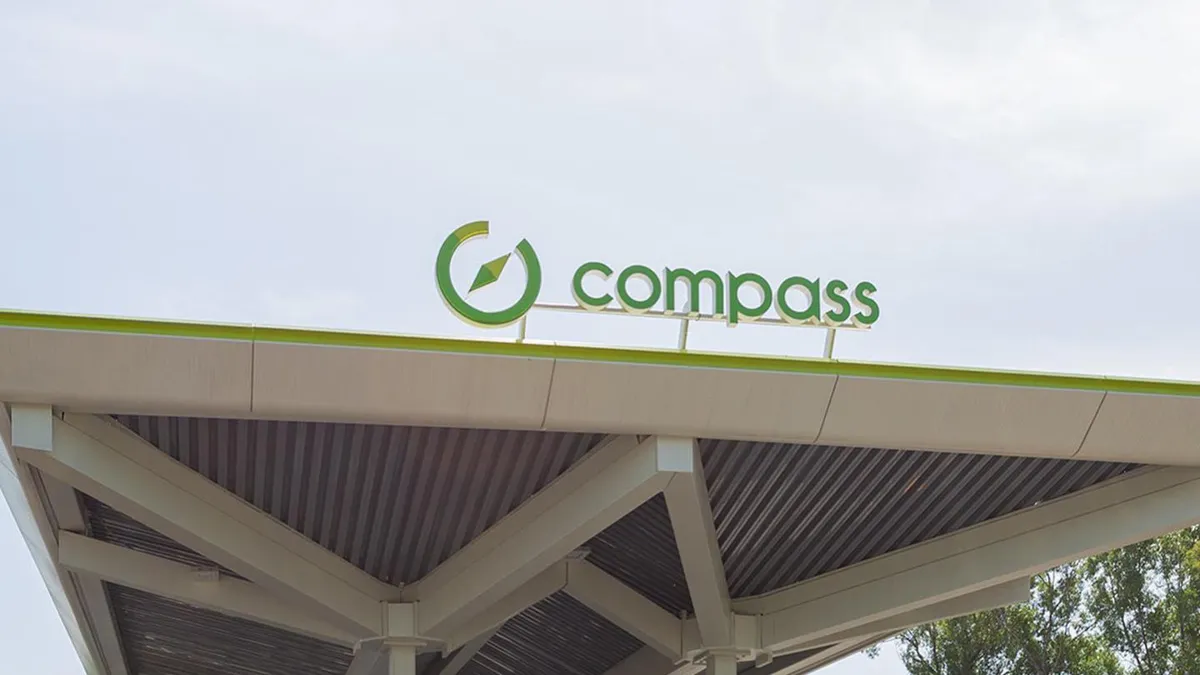 На заправках Татишева запустили собственную торговую марку АЗС Compass