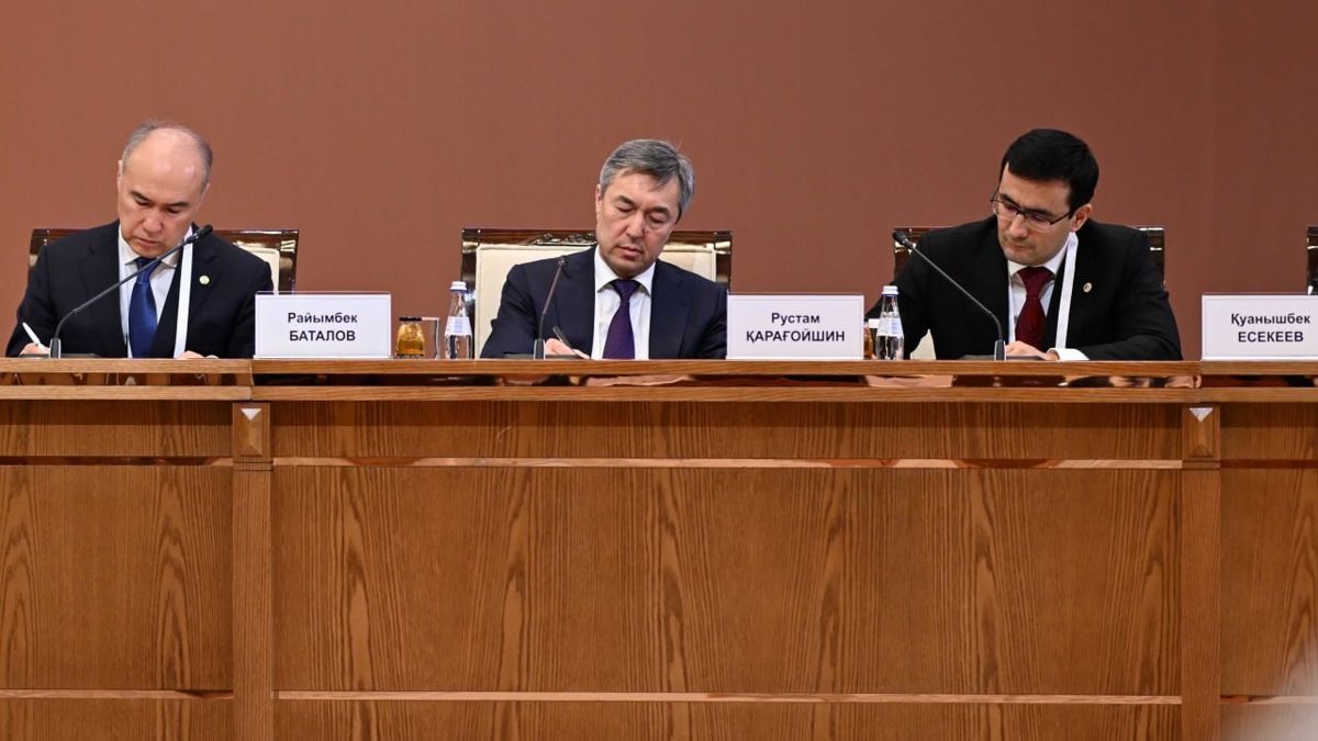 Слева направо: Канат Нуров, Раимбек Баталов, Рустам Карагойшин Канат Нуров, Раимбек Баталов, Рустам Карагойшин