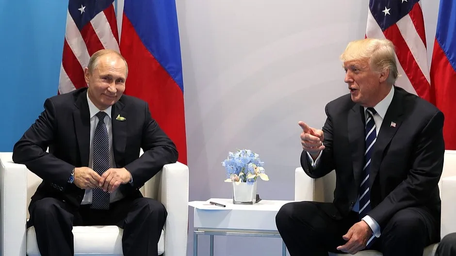Путин и Трамп удалились на беседу тет-а-тет