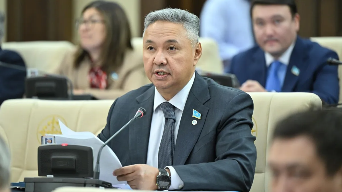 Азат Перуашев Азат Перуашев