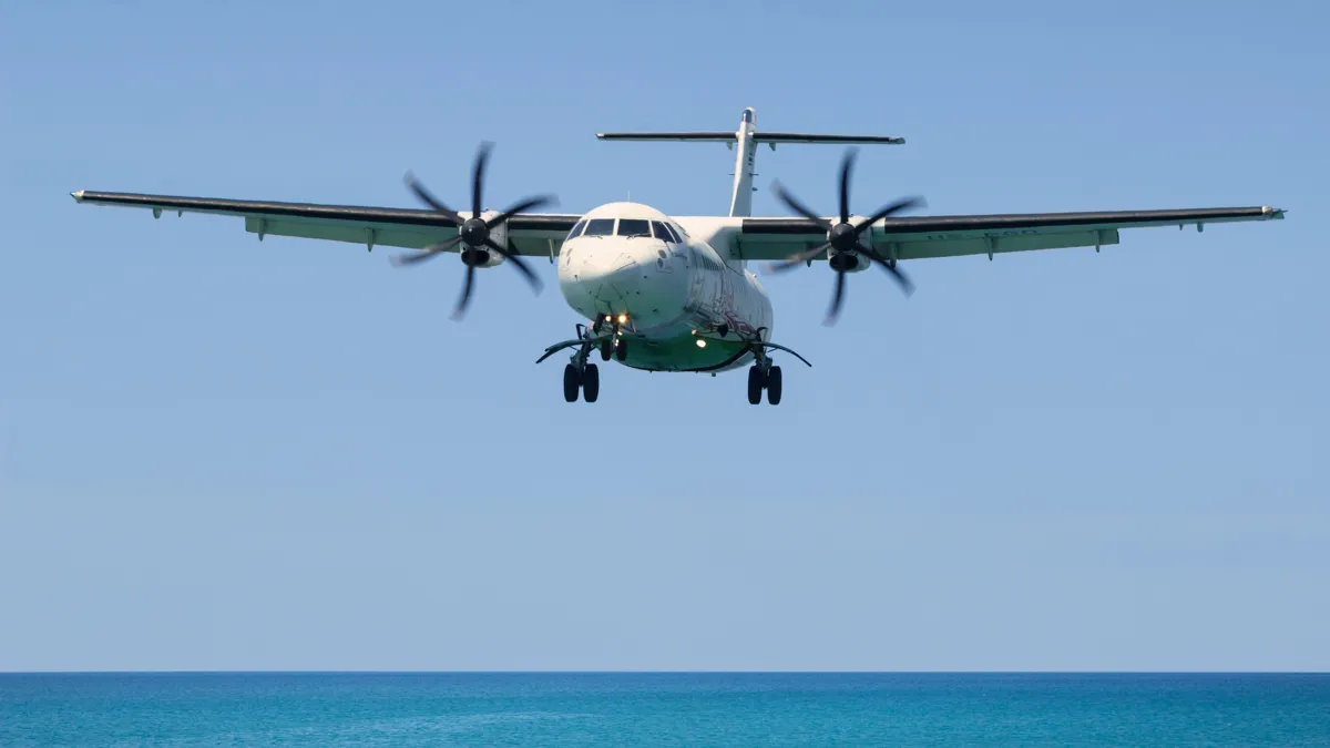 Самолет ATR-72