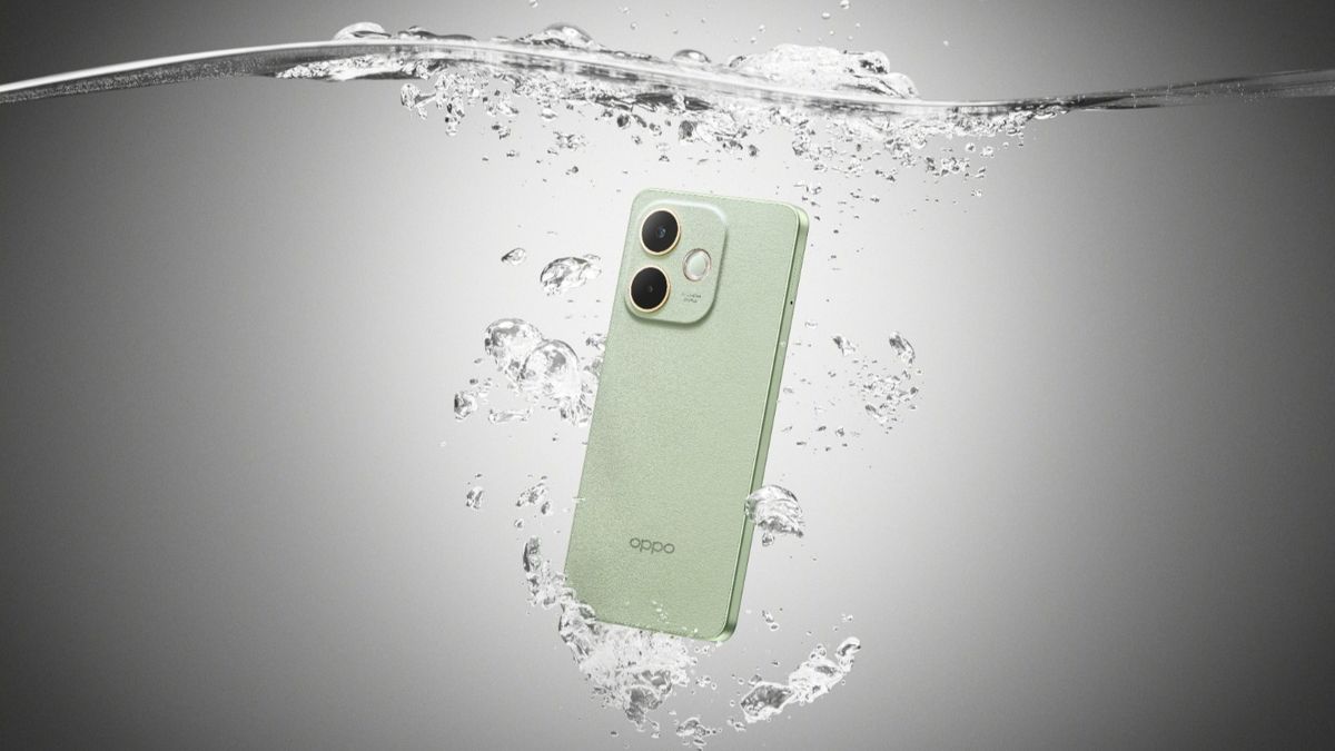 Смартфон OPPO  падает в воду