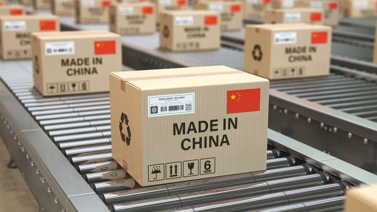 Коробки с надписью «Made in China»