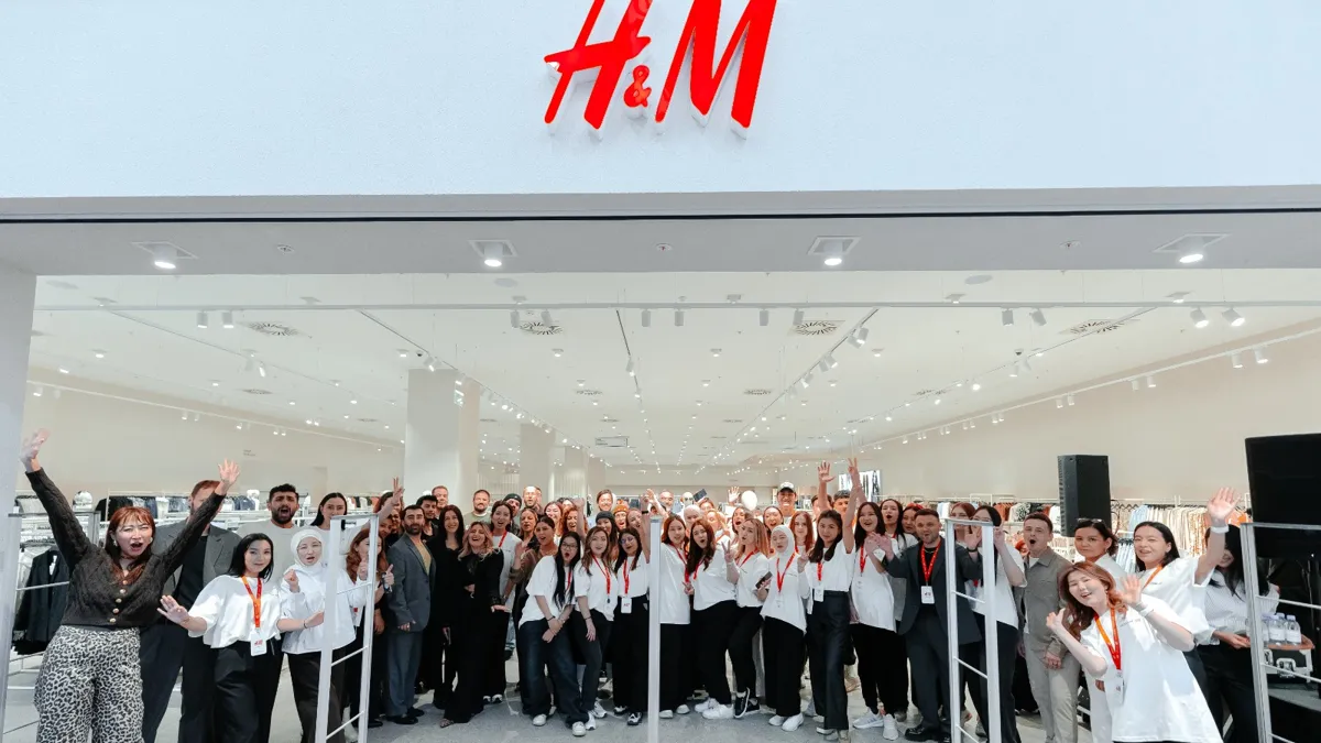 Открытие магазина H&M в Актобе Открытие магазина H&M в Актобе