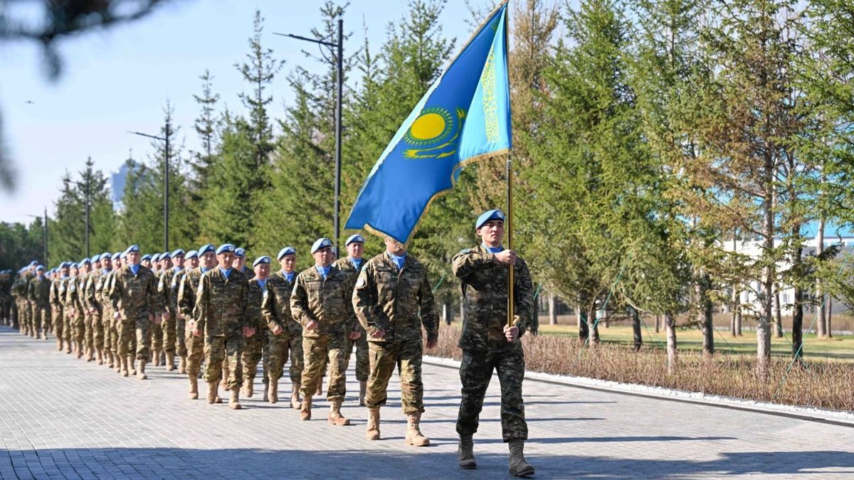 Миротворцы, флаг Казахстана