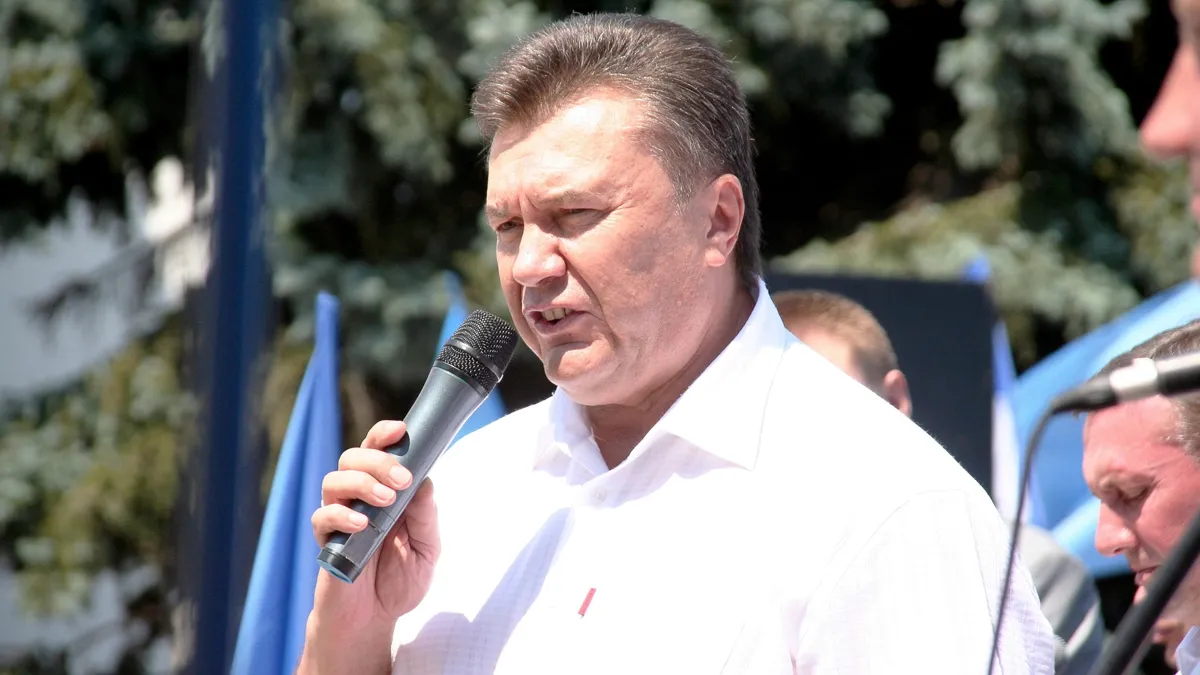Президент Украины Виктор Янукович во время митинга против президента Украины Виктора Ющенко 14 июля 2006 года в Киеве