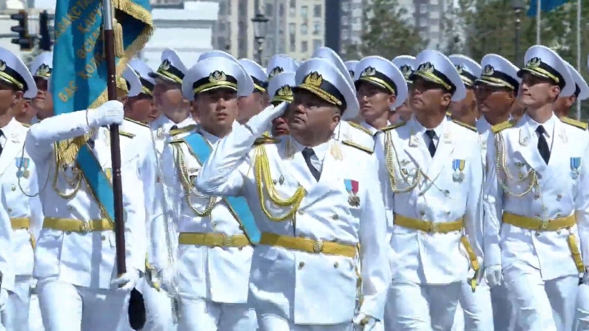 Военно-морские силы Казахстана на параде