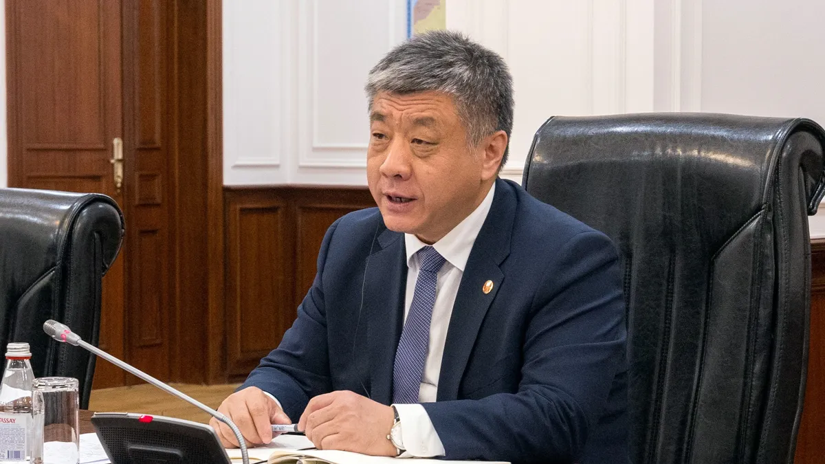Председатель CITIC Construction Co., Ltd. Ян Цзяньцян Председатель CITIC Construction Co., Ltd. Ян Цзяньцян