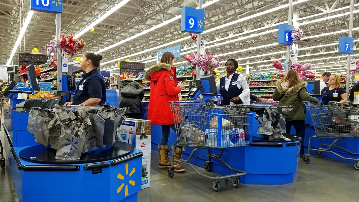 Кассы магазина Walmart Кассы магазина Walmart