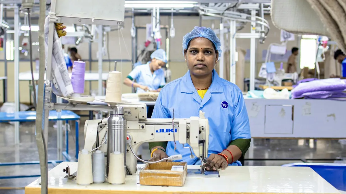 India should focus on skill-intensive exportable services Швея, Индия, производство, Азия