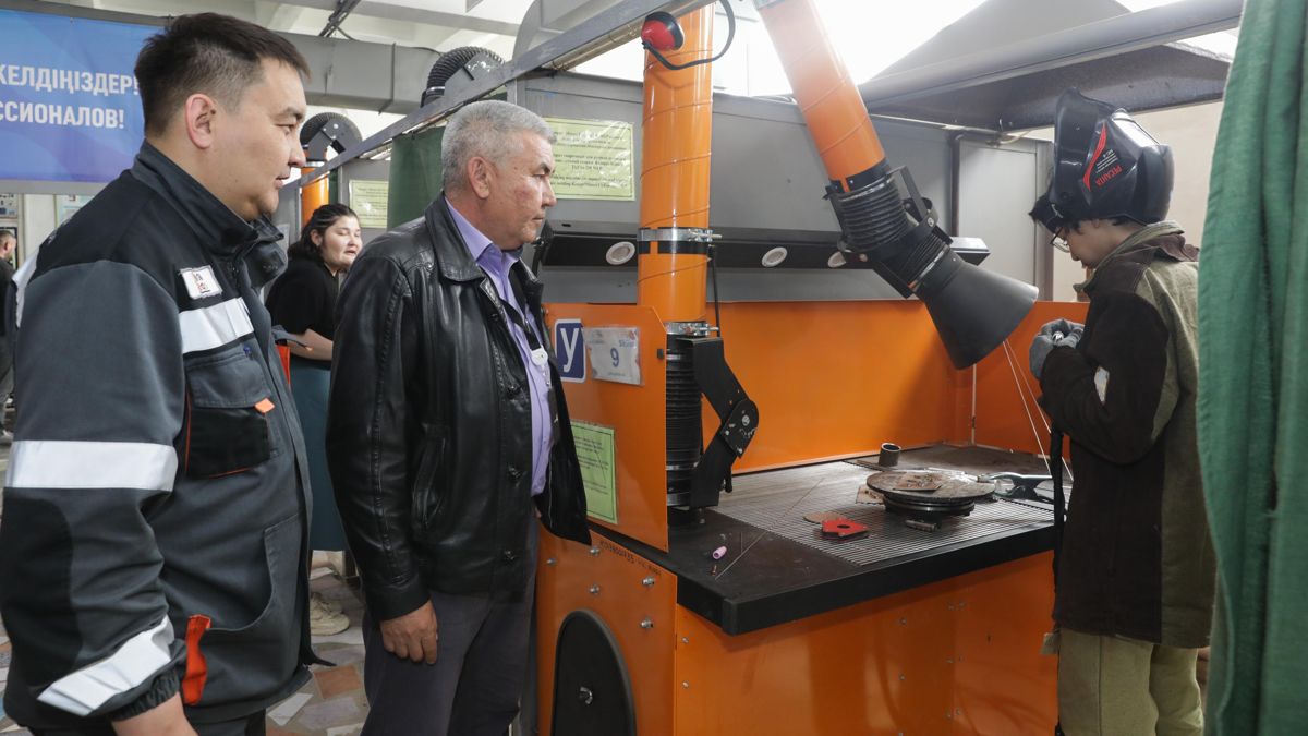 Учащиеся колледжей и вузов участвуют в ежегодном конкурсе профессионального мастерства ERG Skills на производстве ERG