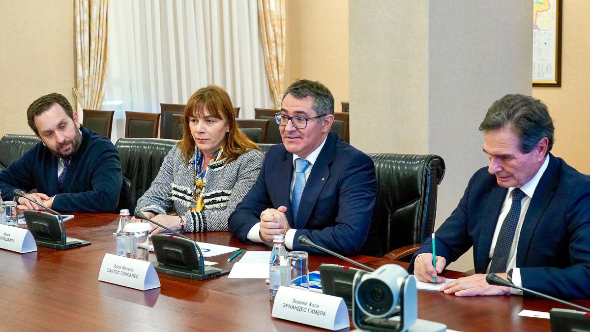 Встреча вице-премьера Бозумбаева с представителями испанской компании Aqualia, май 2025