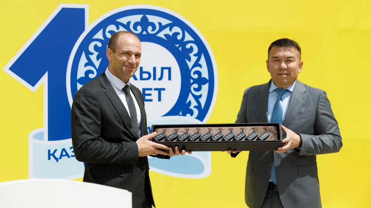 Алексей Сердюков и Ержан Сулейменов