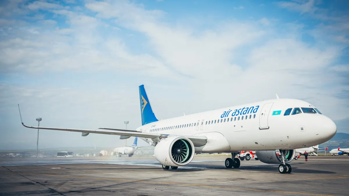 Самолет Air Astana Самолет Air Astana в аэропорту