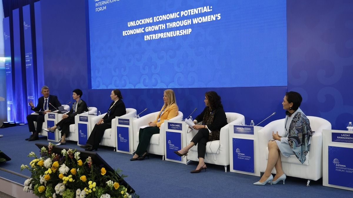 Спикеры на сессии форума