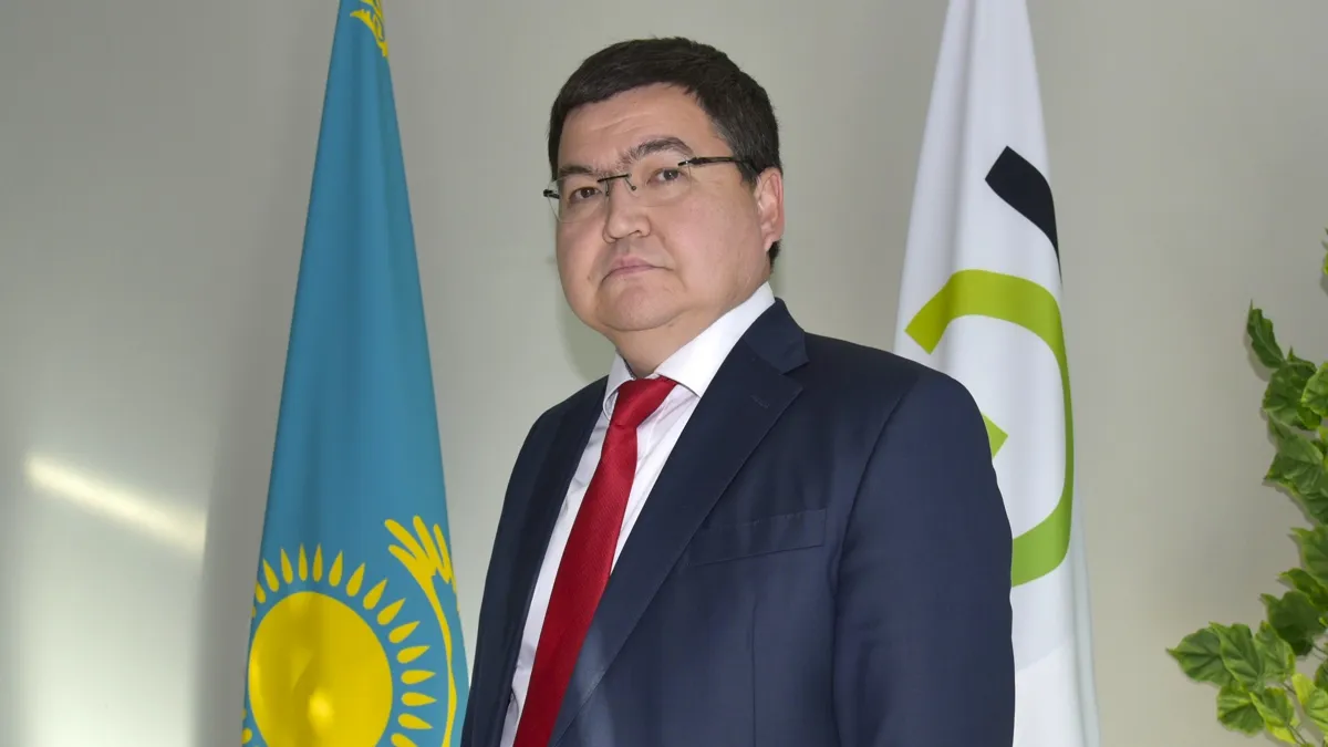 Бекежан Жакеев Бекежан Жакеев, Казпочта