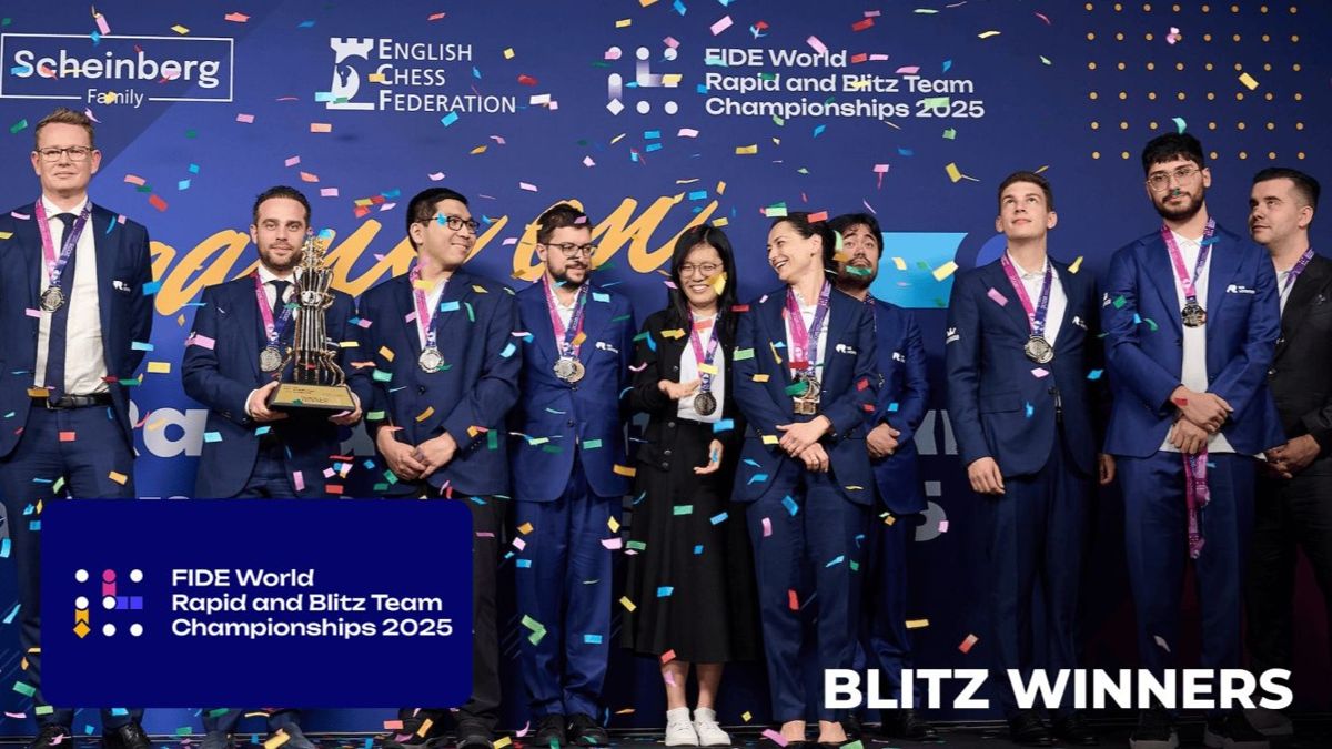 Команда WR Chess Team отстояла своё звание чемпионов мира по блицу Команда WR Chess Team на награждении