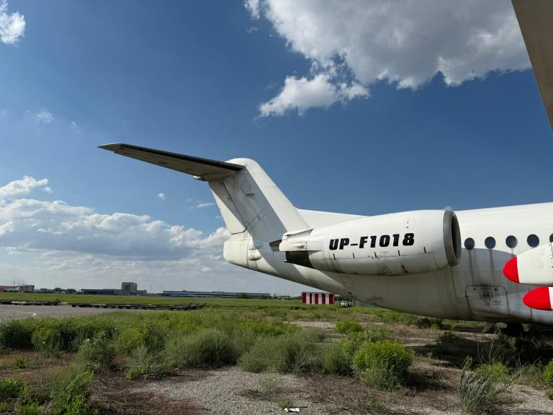 Самолеты Fokker 100 авиакомпании Bek Air, выставленные на продажу в июне 2025-го