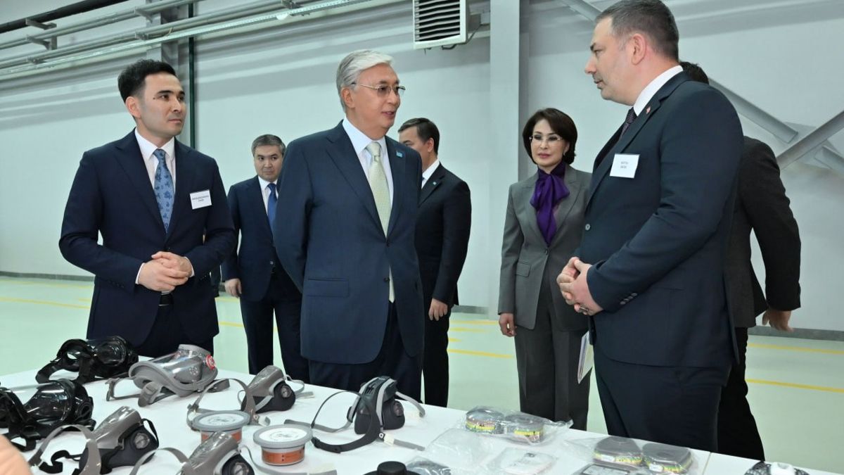 Токаев, противогазы, респираторы