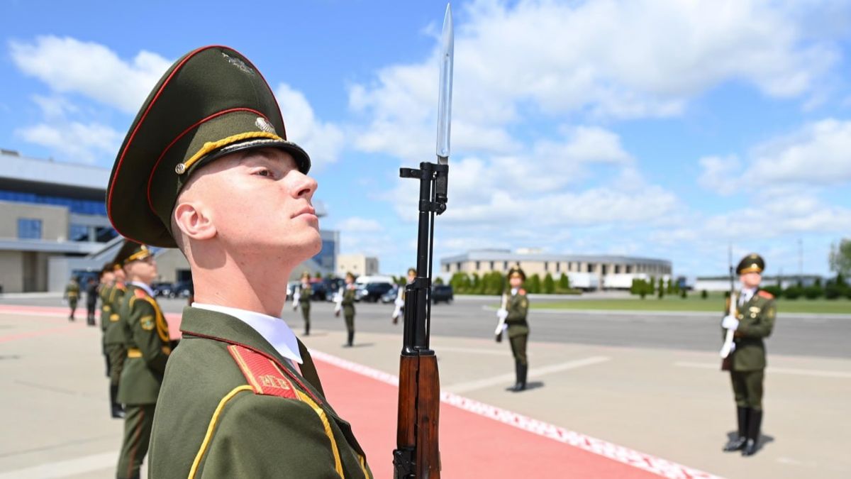 Почетный караул в аэропорту Почетный караул в аэропорту Минска