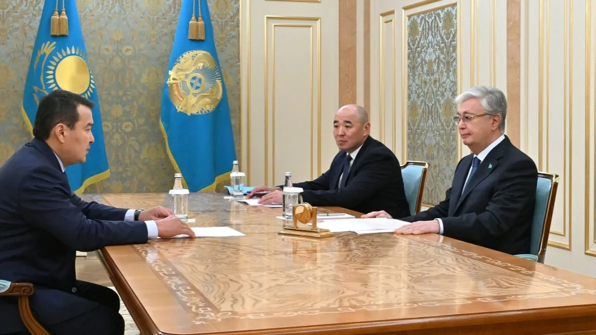 Алихан Смаилов, Касым-Жомарт Токаев и Канат Шарлапаев Алихан Смаилов, Касым-Жомарт Токаев и Канат Шарлапаев