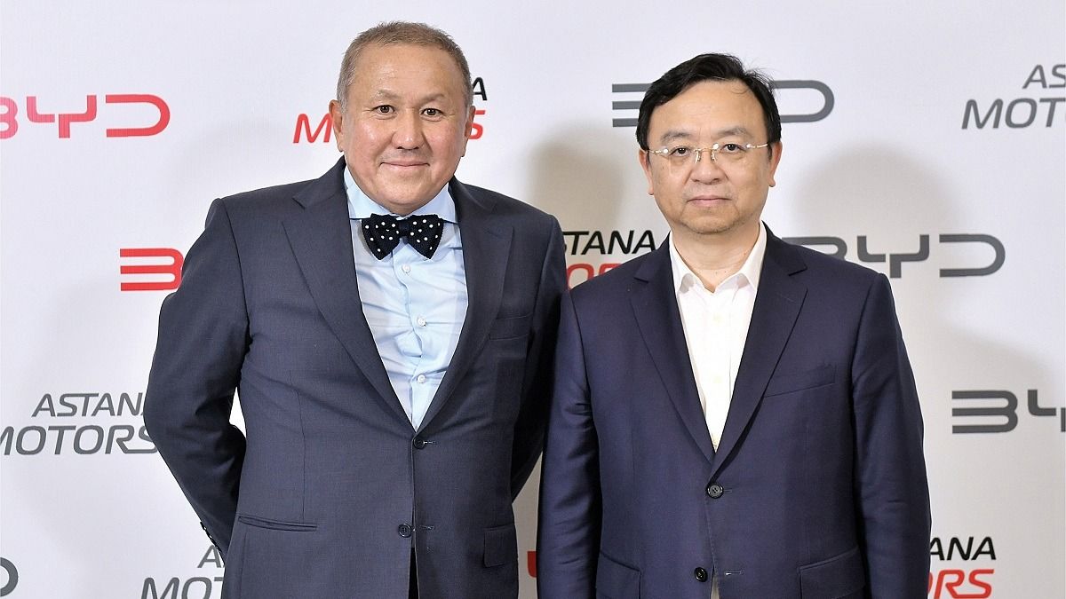 Основатель Astana Motors Нурлан Смагулов и основатель BYD Ван Чуаньфу Основатель «Астана Моторс» Нурлан Смагулов и основатель BYD Ван Чуаньфу