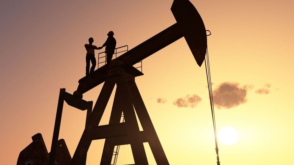 Нефть приблизилась к отметке $100 за баррель после атак на объекты Саудовской Аравии