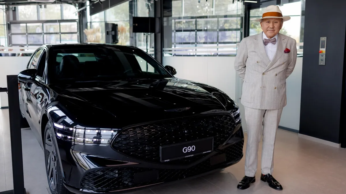 Основатель Astana Motors Нурлан Смагулов в ДЦ Genesis Almaty