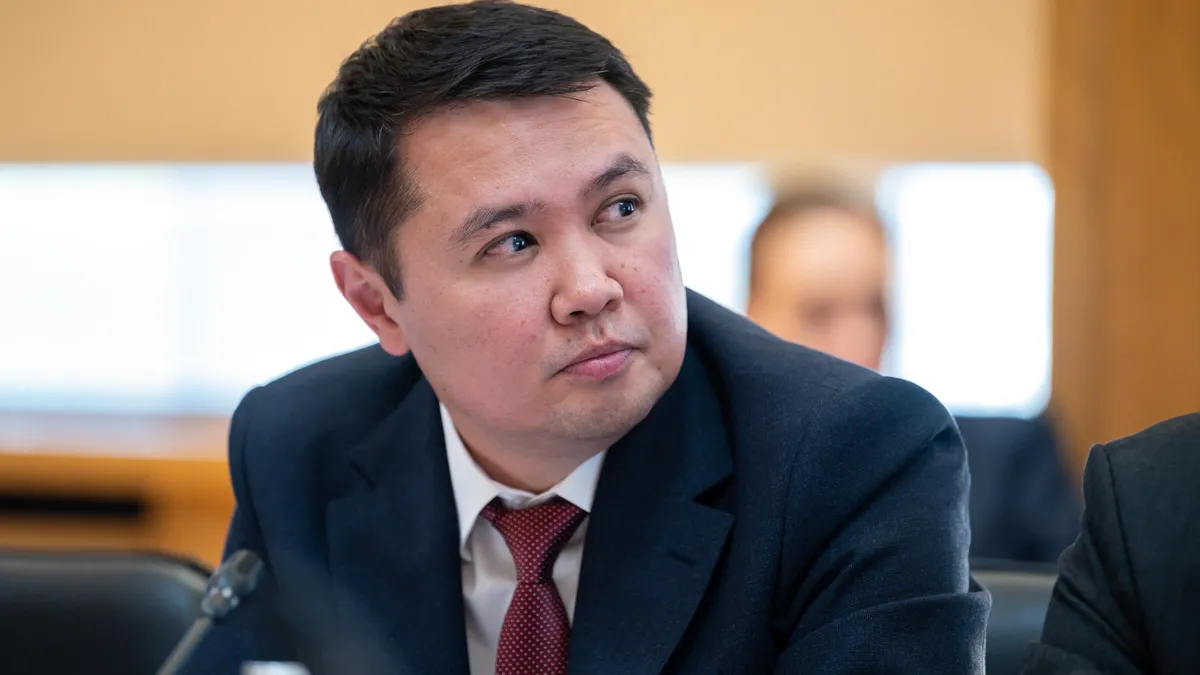 Даурен Салимбаев
