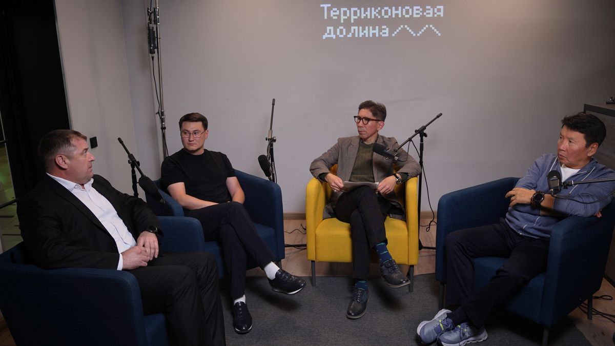 Подкаст с участием Ерлана Бекхожина, Даурена Байгалиева, политолога Досыма Сатпаева и Андрея Дребезгова Подкаст с участием Ерлана Бекхожина, Даурена Байгалиева, политолога Досыма Сатпаева и Андрея Дребезгова