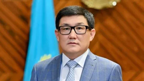 Адлет Кожанбаев - новый аким Семея Адлет Кожанбаев, аким Семея