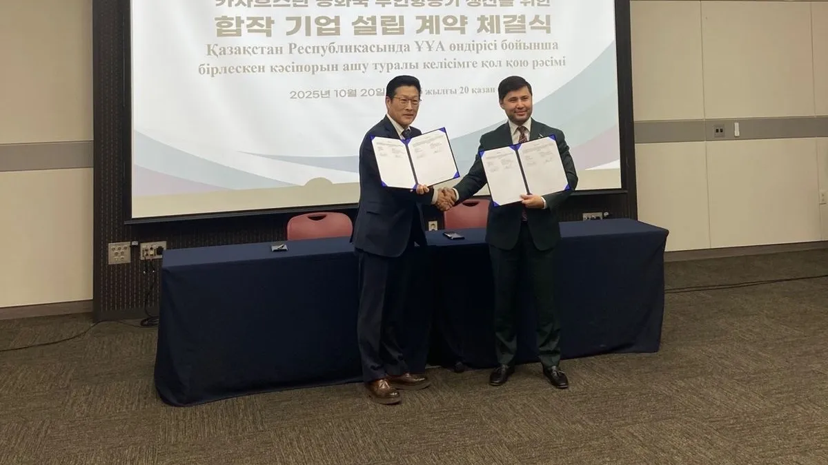 Директор Preneu Ли Джон Киёнг и генеральный директор United Maсhinery Resources Ержан Ауезов Директор Preneu Ли Джон Киёнг и генеральный директор United Maсhinery Resources Ержан Ауезов