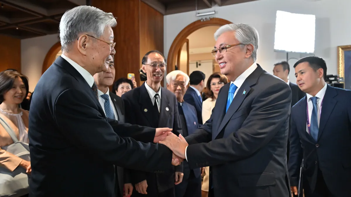Касым-Жомарт Токаев на открытии центра Касым-Жомарт Токаев