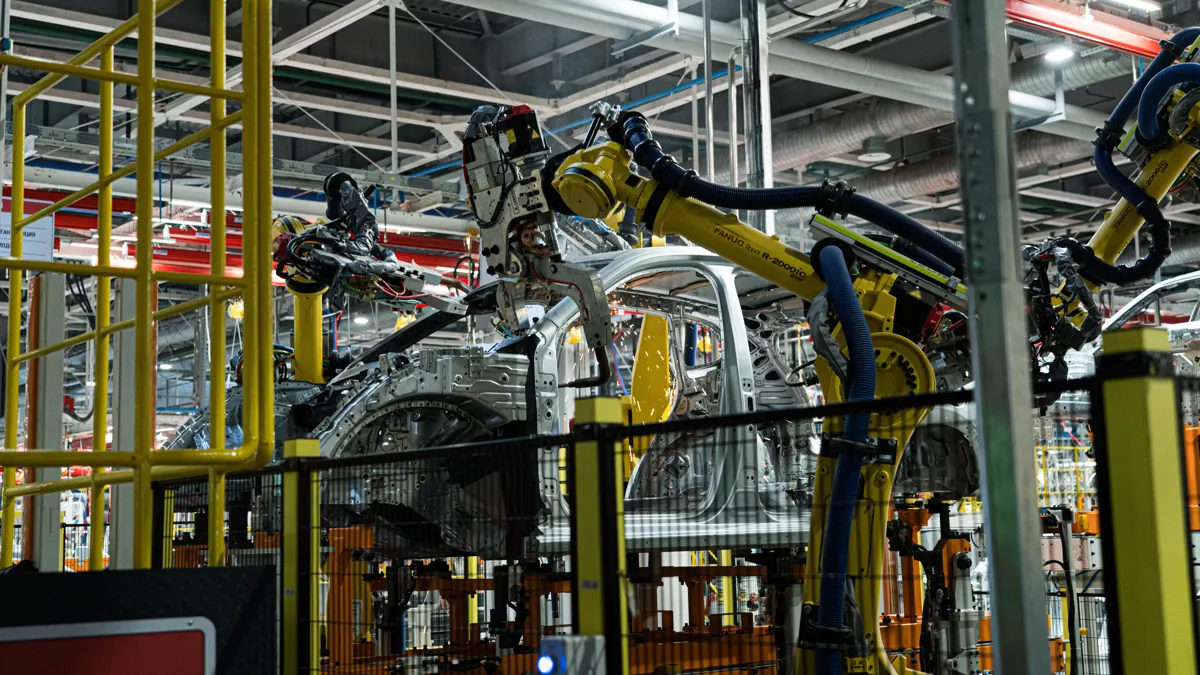 Производство автомобилей Haval на заводе Astana Motors Manufacturing Kazakhstan