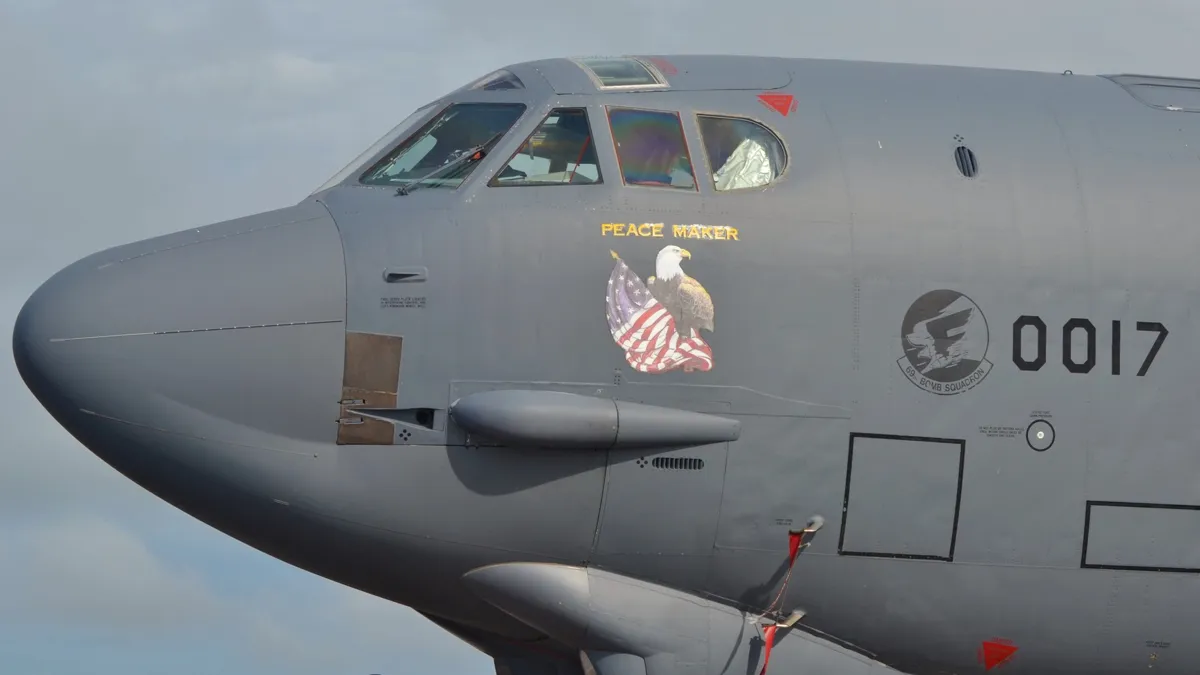 бомбардировщик ВВС США B-52 Stratofortress, военный самолет, бомбовоз, оружие, военный самолет США