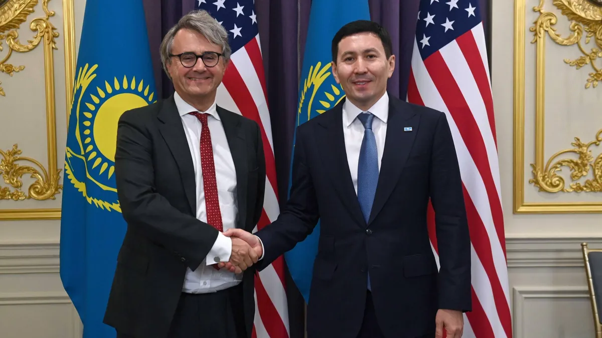 Марк Кумбс и Нурлан Жакупов