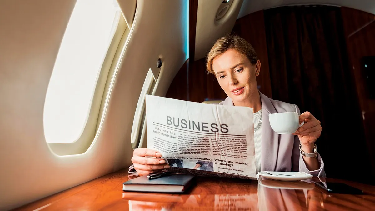 самолет, бизнес, газета, чашка кофе, новости, СМИ