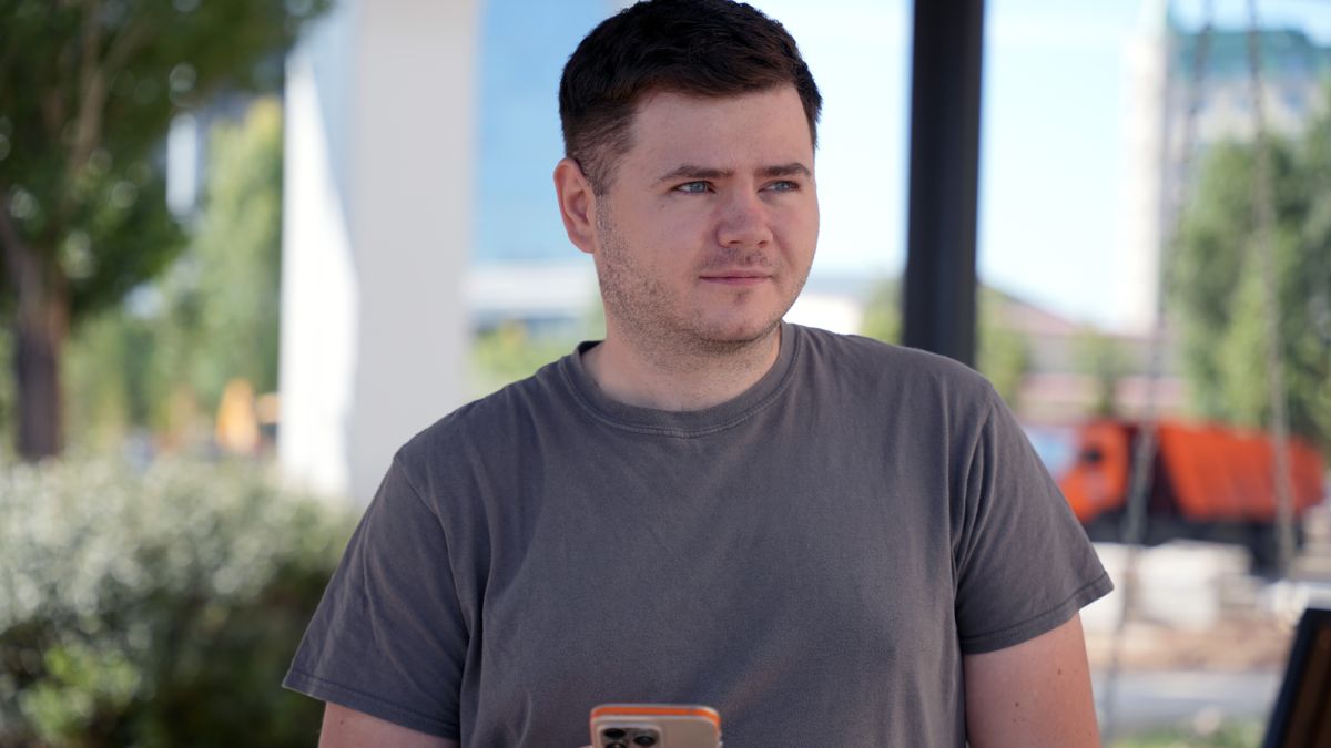 Евгений Голота