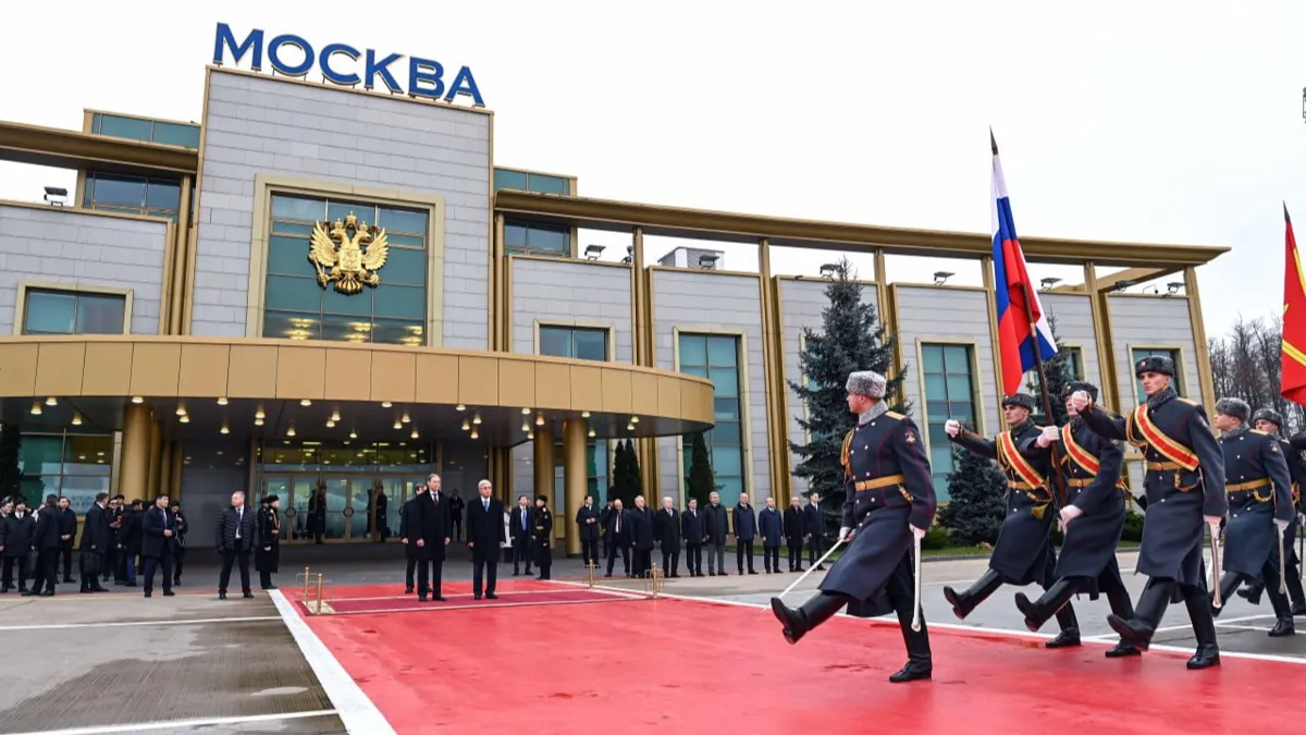 Президент Казахстана Касым-Жомарт Токаев прибыл с государственным визитом в Москву