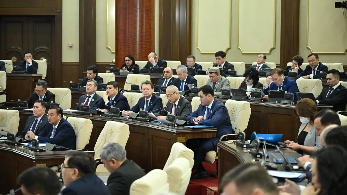 мажилис, депутаты, зал заседаний