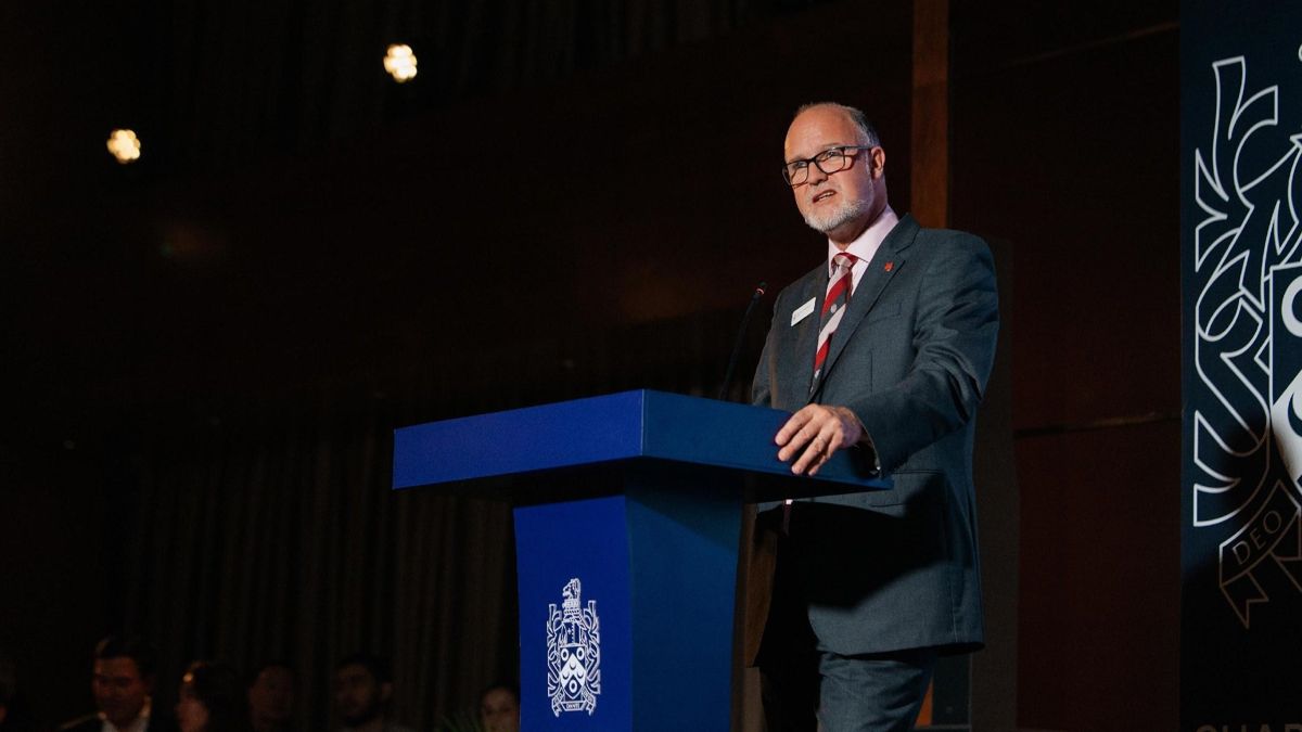 Алекс Петеркен