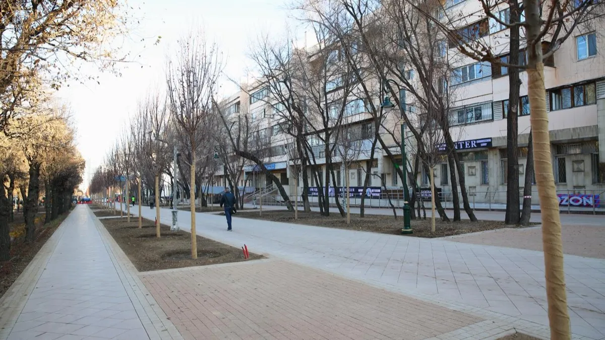 Реконструированная часть улицы Пушкина в Алматы