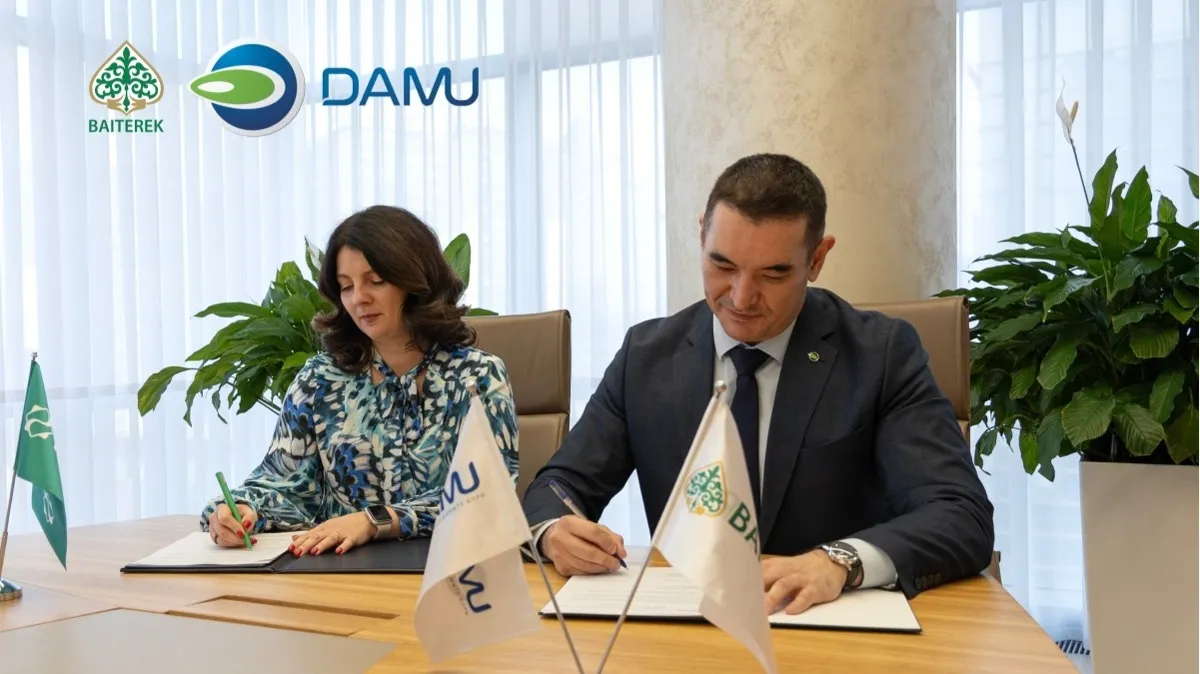 Заместитель председателя правления Halyk bank Ольга Вурос и заместитель председателя правления Фонда «Даму» Арсен Мустафин