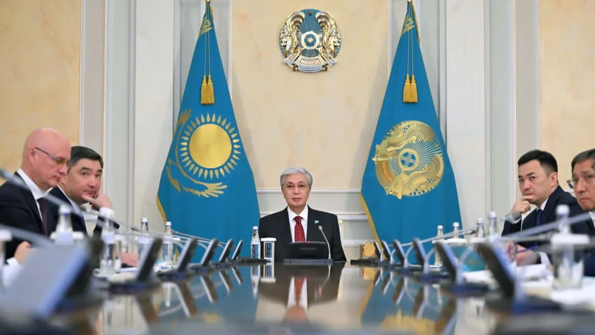 Касым-Жомарт Токаев на совещании