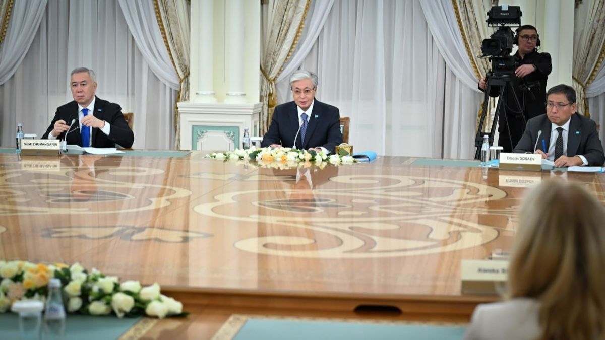  Серик Жумангарин, Касым-Жомарт Токаев и Ерболат Досаев